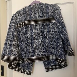 Cabi patterned white and black cropped jacket.